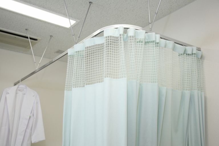 新宿の都市型生活を支える多様な内科医療体制と進化し続ける安心の拠点