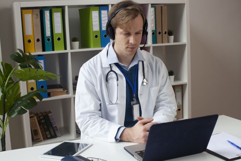 新宿に集う多様な人々の健康を支える都市型医療サービスの最前線